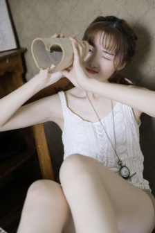 门卫老头吮她的花蒂的主演是谁